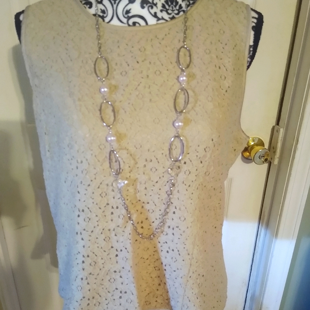 Banana Republic size 14 cream blouse